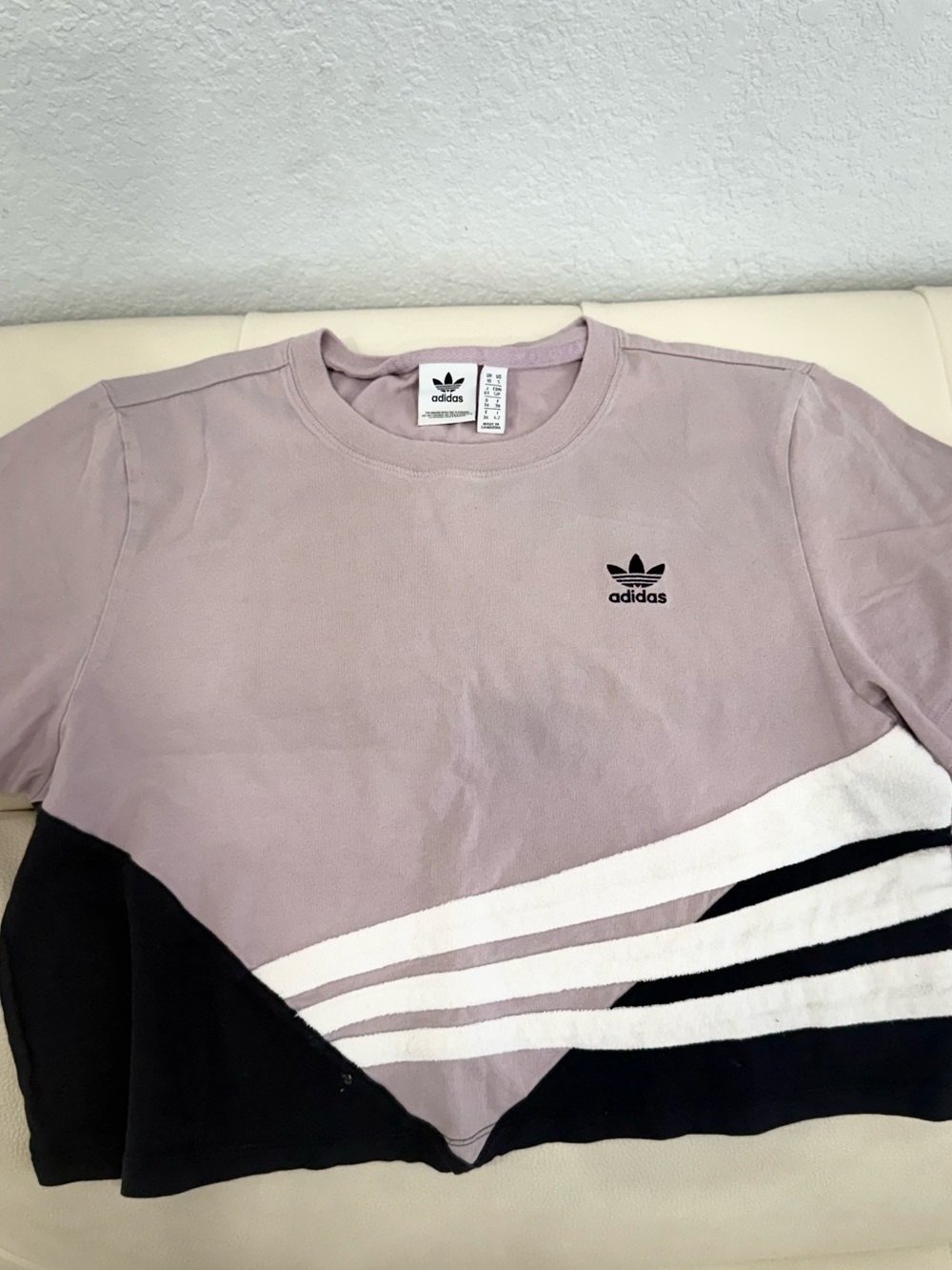 adidas Mauve Graphic Cropped Tee with Black and White Accents - Picture 3 of 5